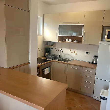 דירה Spacious For 4 People